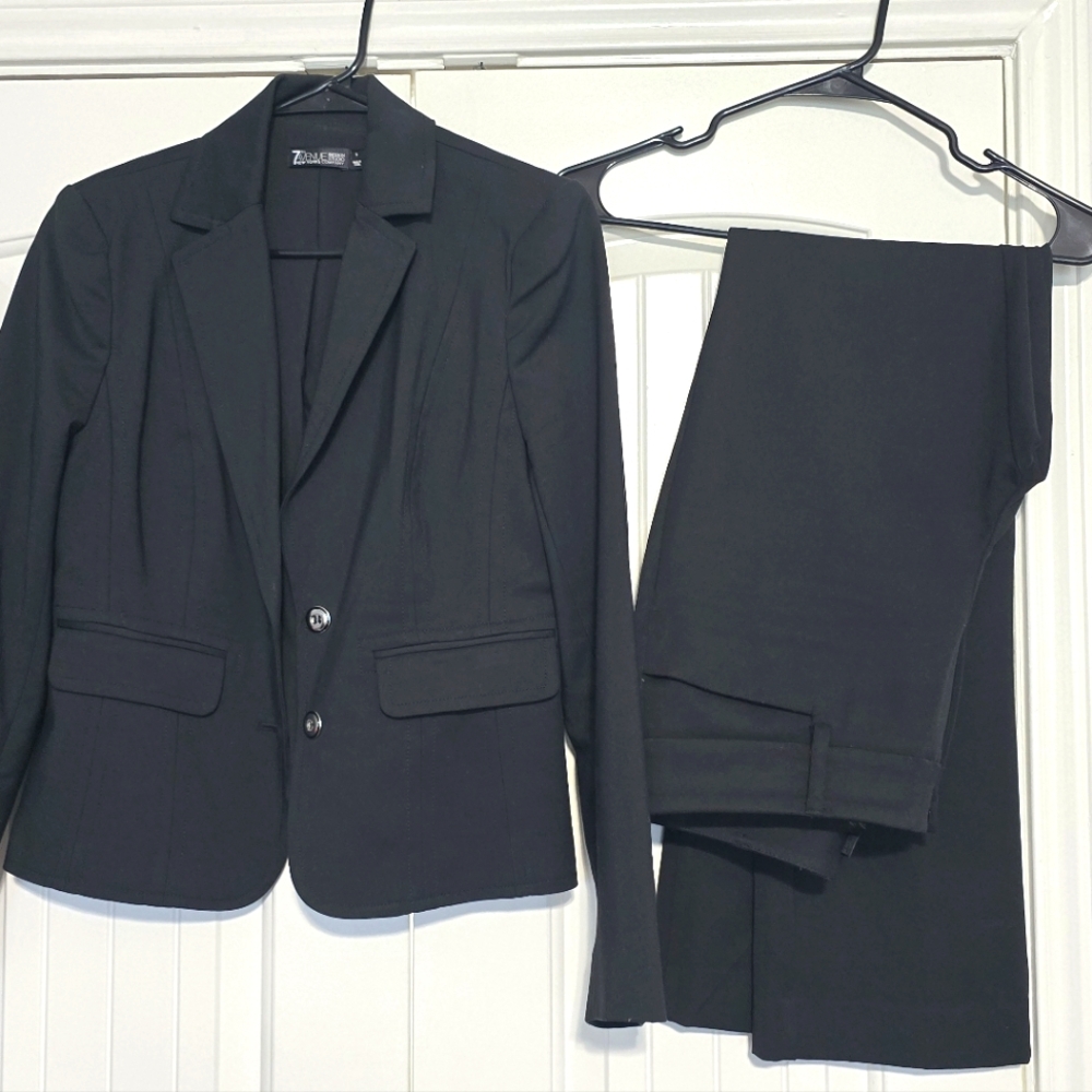 Pant suit